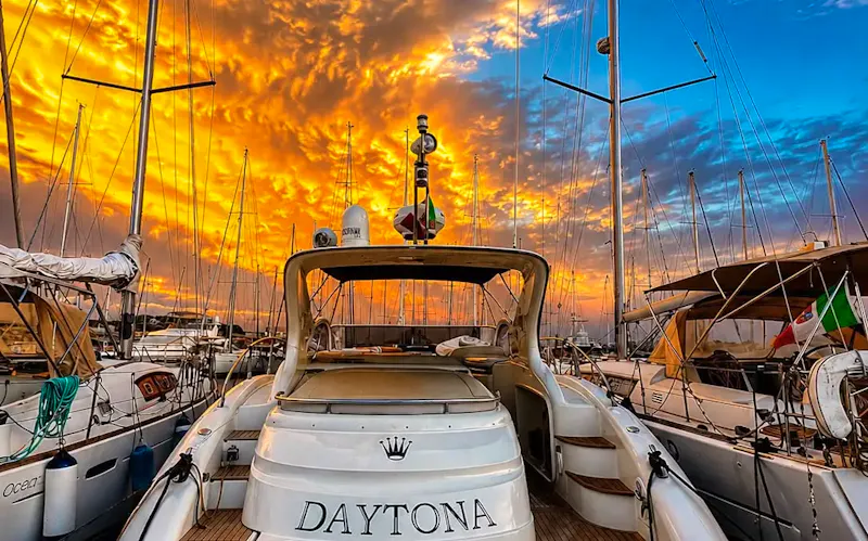 Image of Luxury Yacht DAYTONA Image of Luxury Yacht DAYTONA