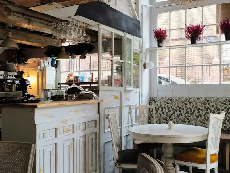 Image of CAFE MAMUKA