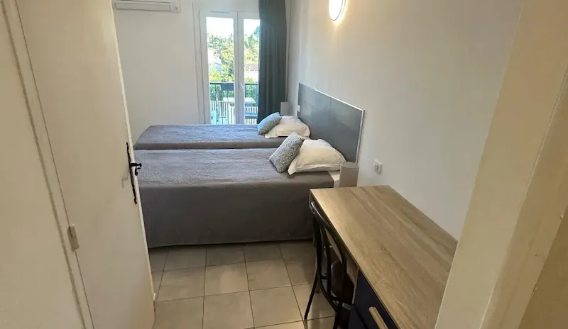 Twin Room Twin Room