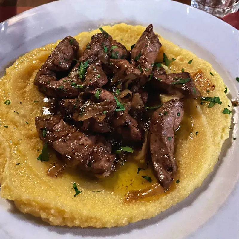 Image of La Caneva Fegato alla Veneziana su Polenta | Photo by Fegato alla Veneziana su Polenta