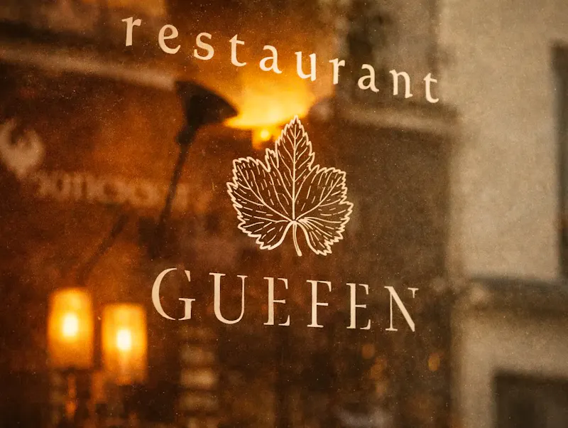 At the heart of uncertainty, Guefen finds its path again and embraces a certified kosher cuisine — the result of two years of rigor and unwavering fidelity to i
