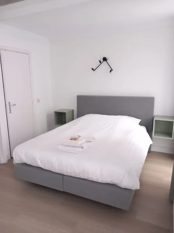 1-BEDROOM APARTMENT