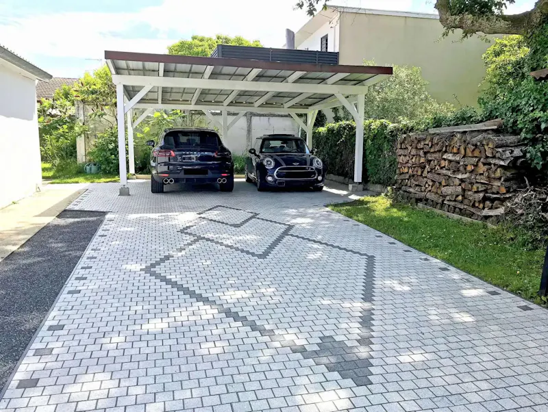 Diamond-patterned parking