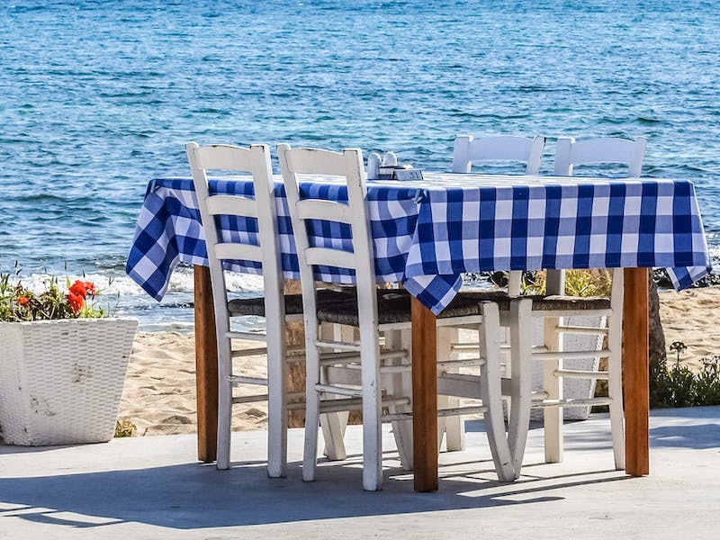La cuisine grecque est l'une des plus anciennes et plus riches du monde, avec des influences venant de la Méditerranée orientale, des Balkans et d'Asie Mineure.