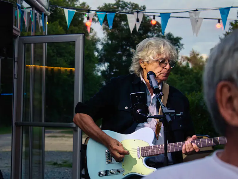 Soirée gratuite avec Serge Fouchet à La Taverne de la Métairie, concert intimiste à La Ville-aux-Dames, près de Tours.