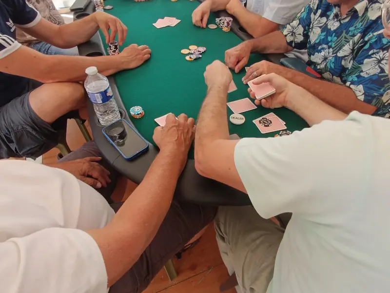 Revivez le tournoi de poker du 21 juin à La Taverne de la Métairie, une journée pleine de suspense,de plaisir et de bonne ambiance entre joueurs de tous niveaux