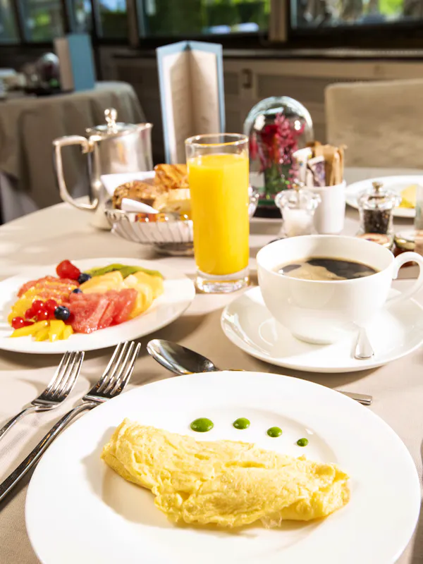 Sunday indulgence: chic late breakfast from 12 to 2:30 PM – CHF 69, book now!