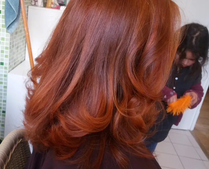 Photo de coiffeuse mixte à domicile78 bien-être et beauté Laurence Photo de coiffeuse mixte à domicile78 bien-être et beauté Laurence