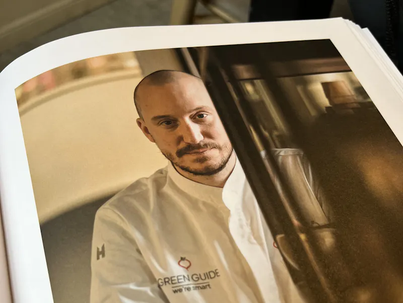 Radilicious 2: Twintig visionaire verhalen, honderd gerechten – de nieuwe standaard in pure plantaardige gastronomie.
Verkrijgbaar in ons restaurant voor 65 E!
