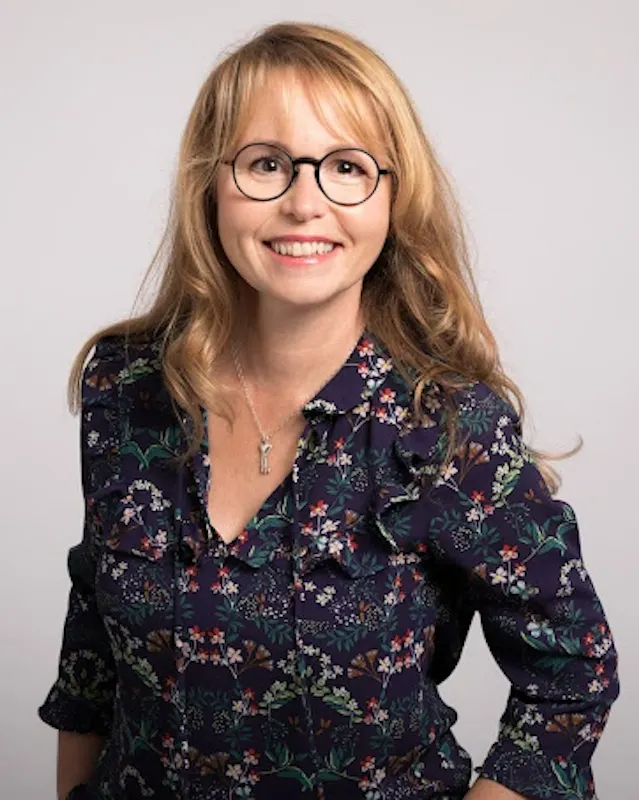 Bonjour, je suis Cécile Marguin, notaire associée à Dammartin-en-Goële. Mon parcours professionnel est marqué par une passion pour le droit et un engagement constant envers mes clients. Depuis 2022, je fais partie de l'office notarial SELARL Marguin, Villaume et Dineur Associés, où je continue à offrir des services juridiques de haute qualité.
