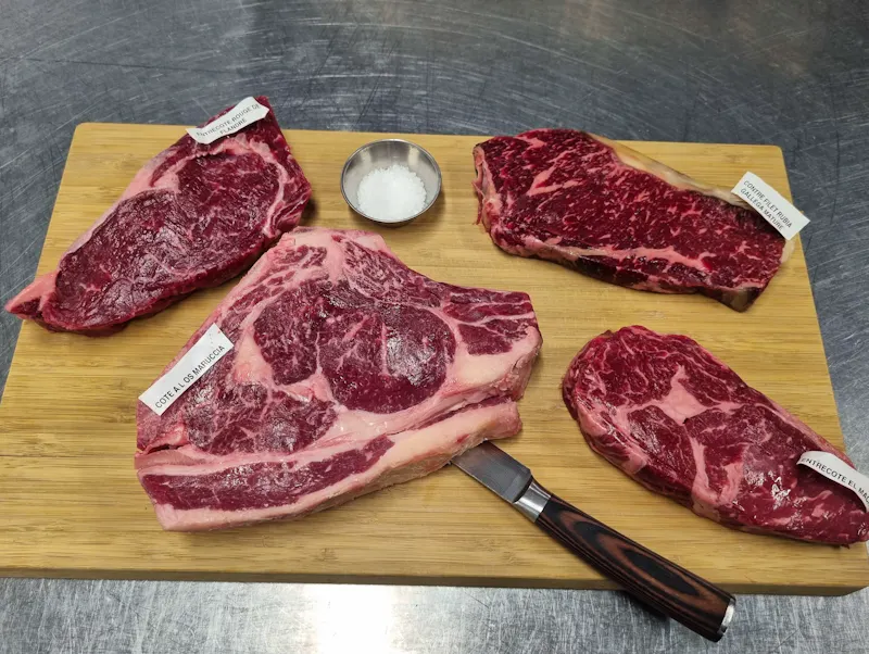 🥩 La Saline, temple de la viande grillée à Dour À La Saline, la grillade est une véritable signature.
