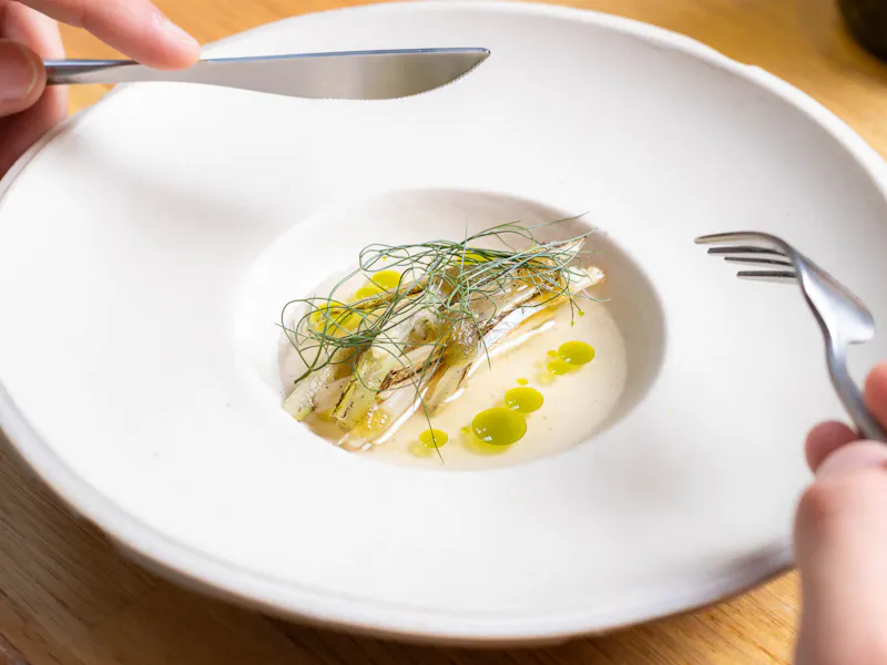 Entropy is een GoodFood-gecertificeerd restaurant, met een duurzame aanpak in al zijn vormen en een gastronomische invalshoek in hartje Brussel.