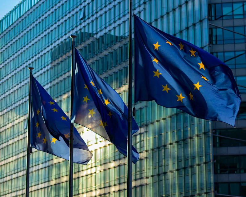 Le cabinet Brunot Avocat accompagne ses clients dans toutes leurs problématiques juridiques à dimension européenne et internationale. Nous combinons expertise locale et connaissance des réglementations transfrontalières pour offrir un accompagnement stratégique et personnalisé.