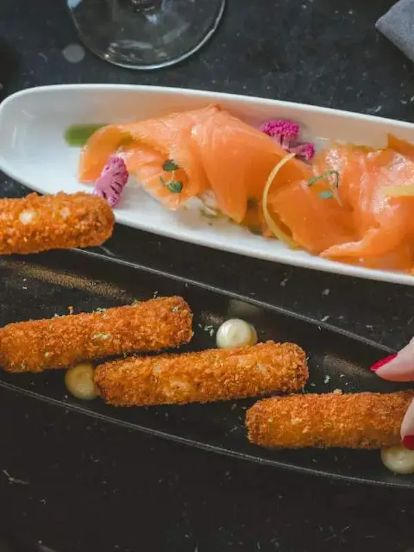 Discover the P'tit Yard - A restaurant for conviviality and sharing