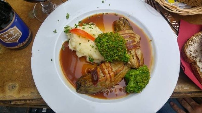 Image of 9 et Voisins