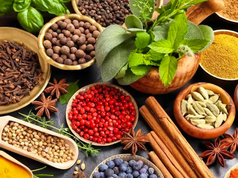 Découvrez comment les épices réunionnaises subliment nos plats créoles chez Ô Gayar à Morre. Cuisine authentique et maison, disponible à emporter.