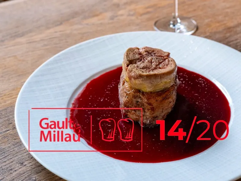 We have been awarded 14/20 and 2 Toques by Gault & Millau's Tables de Chef.
