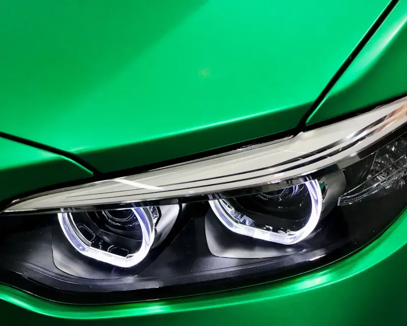 🎨✨ Redonnez éclat et brillance à votre voiture grâce à notre atelier peinture haut de gamme !
Que ce soit pour raviver la couleur d’origine, réparer une zone abîmée ou changer totalement le look de votre véhicule, notre service peinture redonne vie à votre carrosserie.