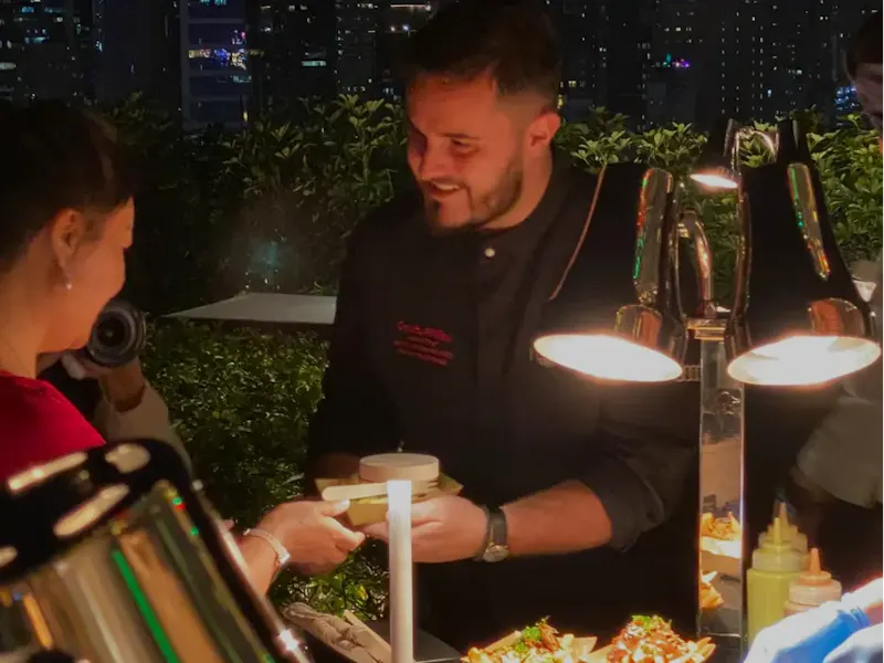 LES BELGIUM DAYS À HONG KONG AVEC NOTRE CHEF ALEXANDRE CIRELLO Le chef Alexandre Ciriello représente la cuisine belge lors de cet événement unique à Hong Kong, organisé par le Consulat belge.