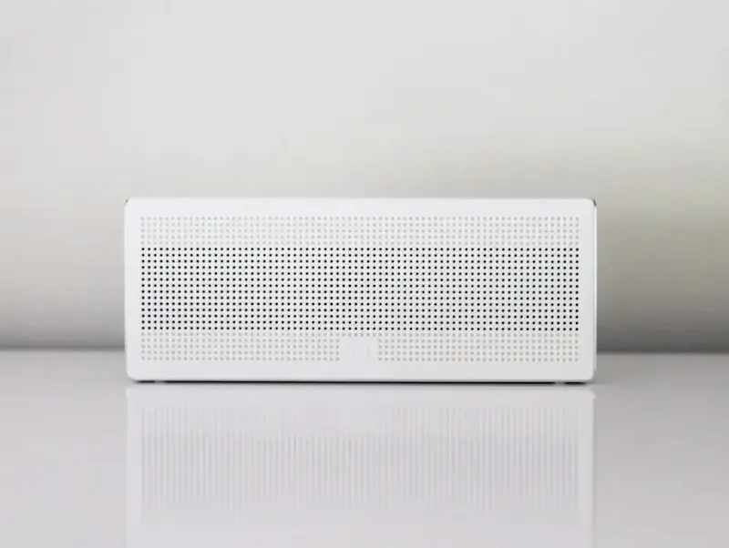 rectangular white device | Photo de Álvaro Bernal, sur https://unsplash.com/@abn?utm_source=centralapp&utm_medium=referral