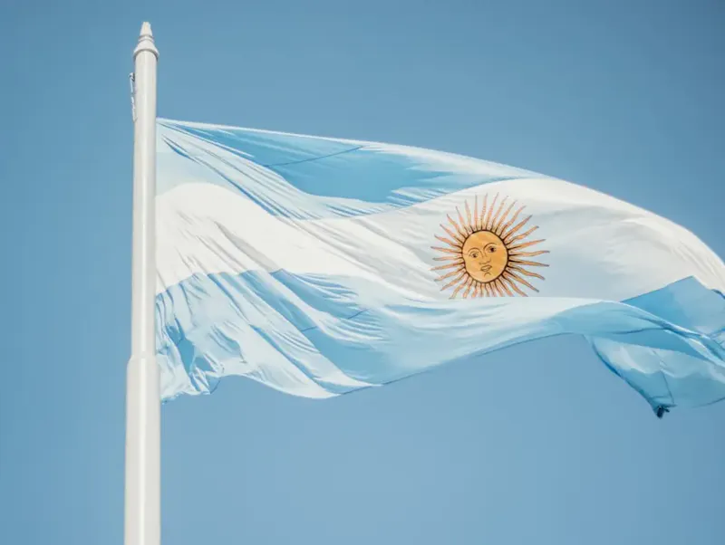 Quand on pense à l’Argentine, on imagine souvent le tango, les grands espaces de Patagonie… et une cuisine généreuse qui met tout le monde d’accord.