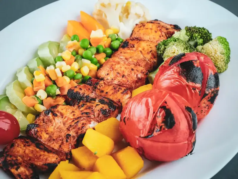 Les beaux jours sont là, et avec eux, l’envie irrésistible d’allumer le barbecue ! Un BBQ halal bien préparé, c’est la promesse d’un festin savoureux pour tous.
