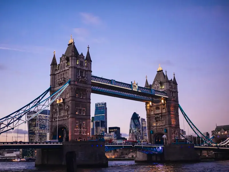 London Bridge | Immagine di Susan Q Yin, su https://unsplash.com/@syinq?utm_source=CentralApp&utm_medium=referral