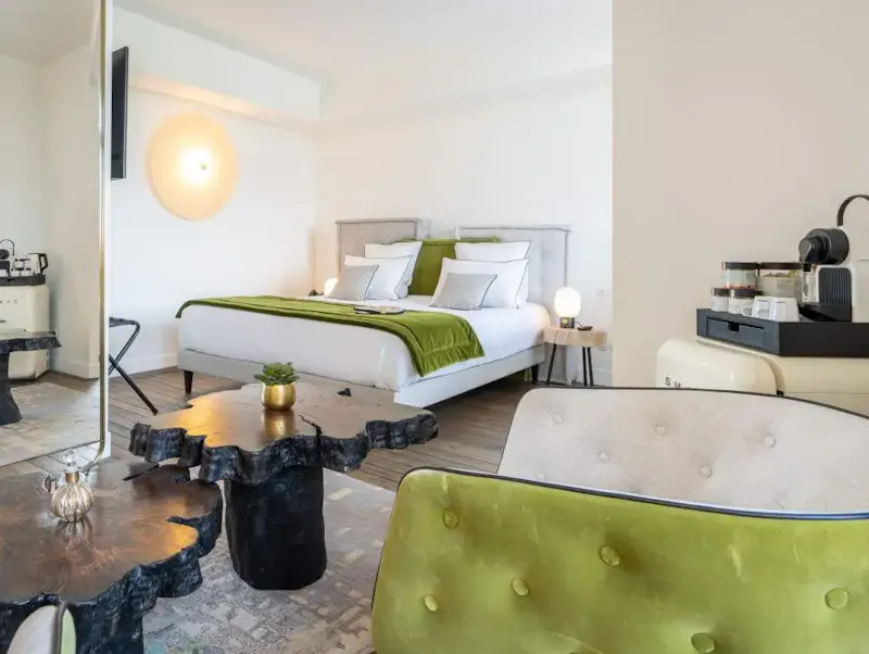 Roomy Suite